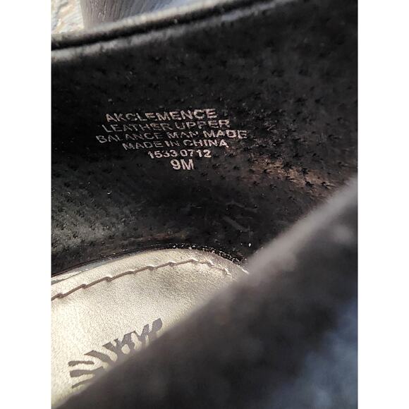 Anna Klein Suede-Like Black Chunky Heels 9M - Picture 7 of 7